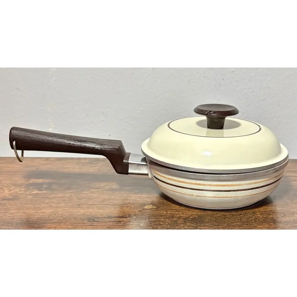 Vtg Regal Ware Cast Aluminum 1 QT Sauce Pan Wood Handle Cream w/ Brown Stripes